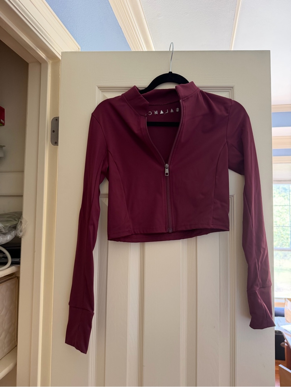 Vitality/Balance Cropped Zip Up